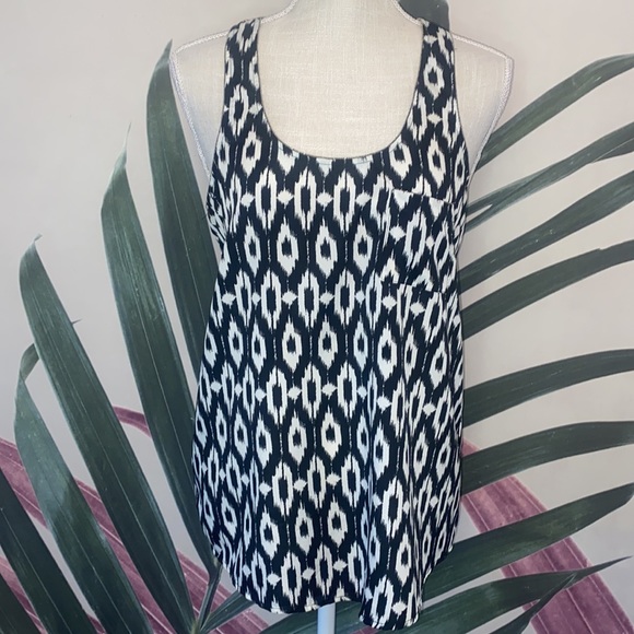 Collective Concepts IKAT Racerback Blouse - Picture 2 of 10